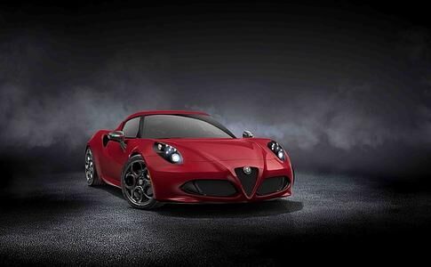 Alfa Romeo 4C Rosso Forte - Zwanzig Mal mehr Ausstattung Alfa Romeo 4C Rosso Forte - Zwanzig Mal mehr Ausstattung