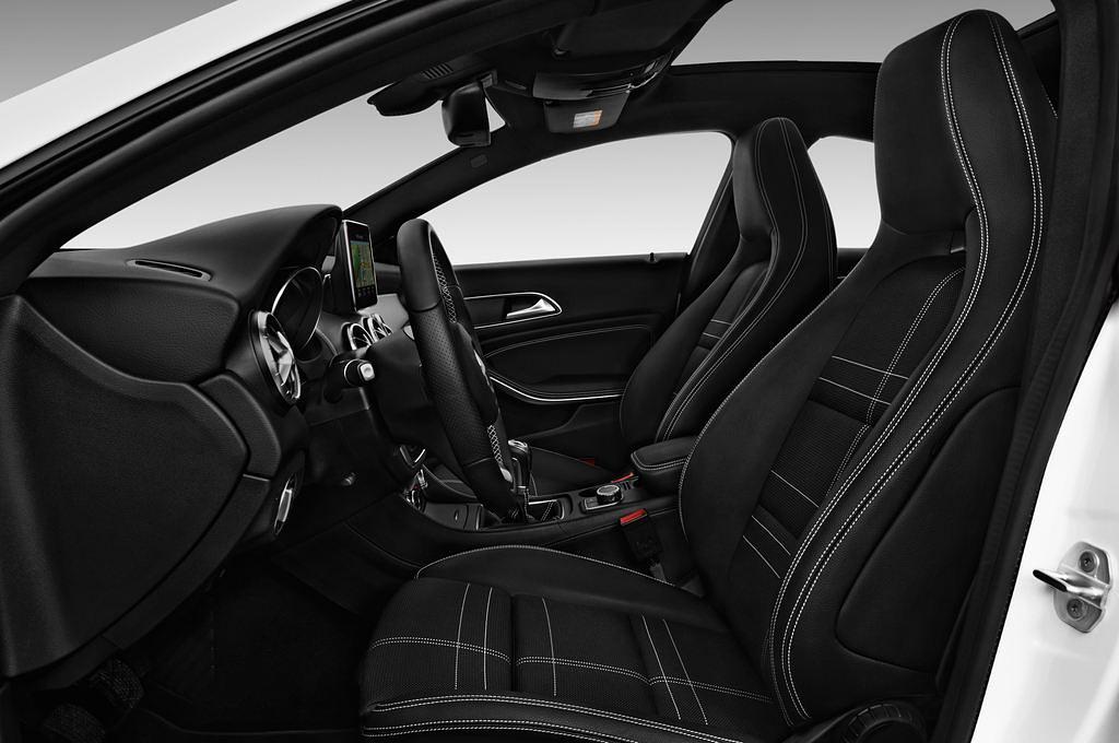 Mercedes CLA (Baujahr 2017) - 4 Türen Vordersitze