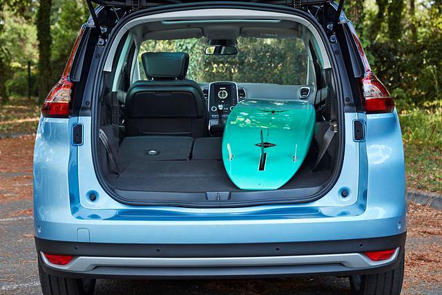 Der Scénic bietet viel Platz für Ladung