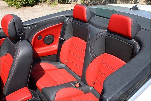 Nur für die Knie wirds ein wenig eng