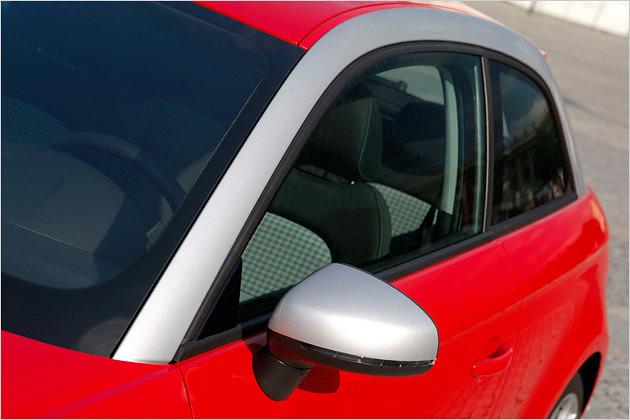 Die Außenspiegelgehäuse in Dachbogenfarbe kosten 90 Euro