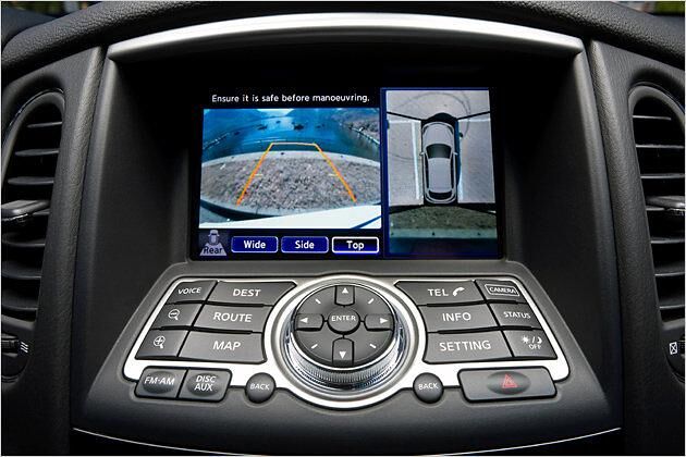 Aufpreispflichtige Rückfahrkamera mit Vogelperspektive