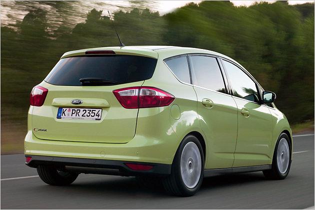 Sieht man von der großen Karosseriehöhe ab, könnte der C-Max auch eine Schrägheck-Limousine sein