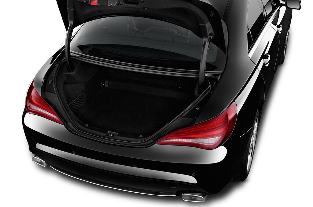 Mercedes CLA (Baujahr 2013) Urban 4 Türen Kofferraum