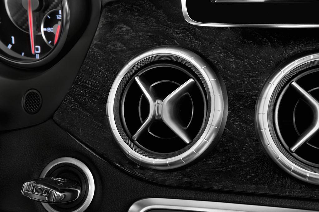 Mercedes CLA (Baujahr 2015) Amg 4 Türen Lüftung