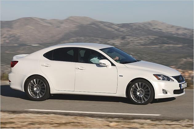 Der Lexus IS wird nur als Limousine angeboten