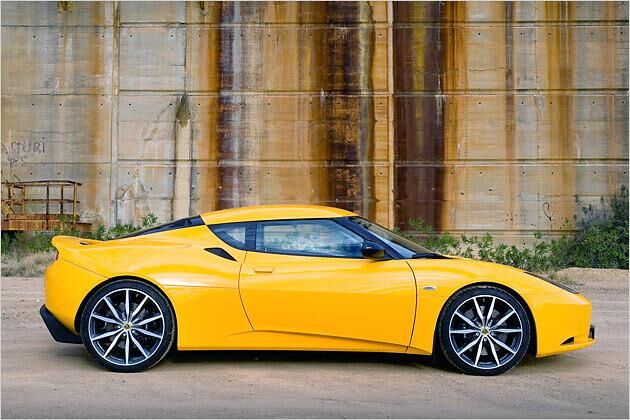 Zweisitziger Sportkeil: Der Lotus Evora S