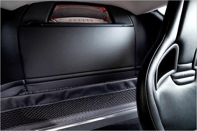 In der Basiskonfuguration gibt es keine Sitze in der Zweiten Reihe des Evora