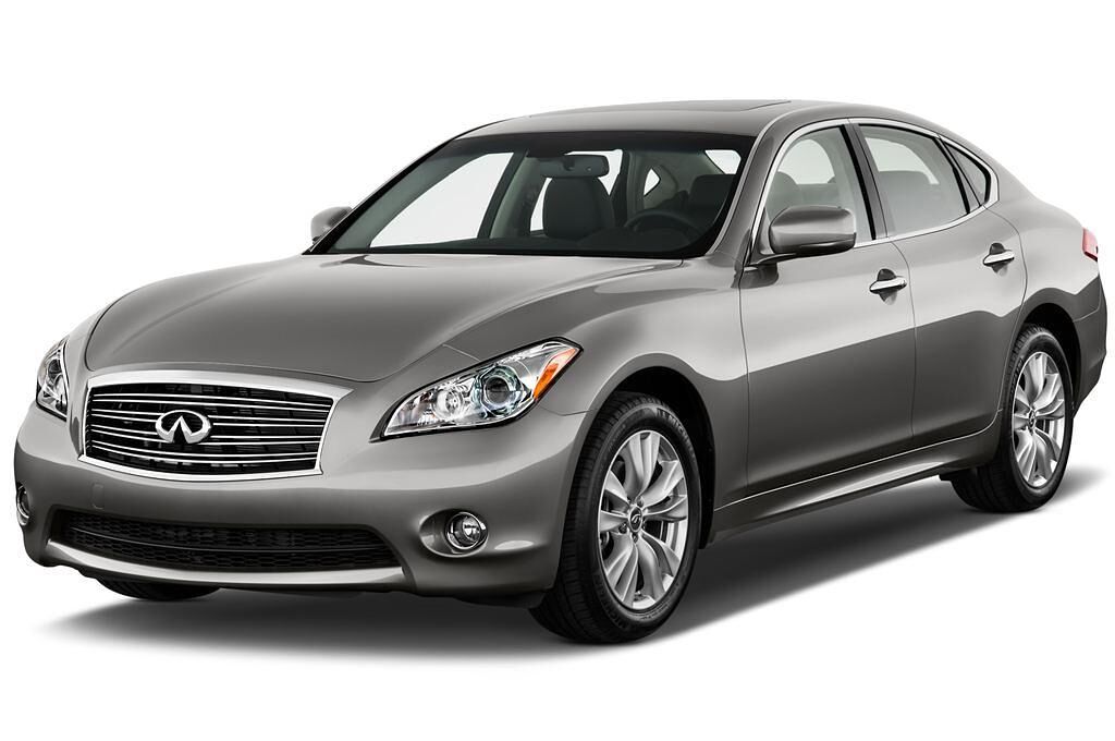 Infiniti Q70 (Baujahr 2014) 3.7 V6 7AT 4 Türen seitlich vorne
