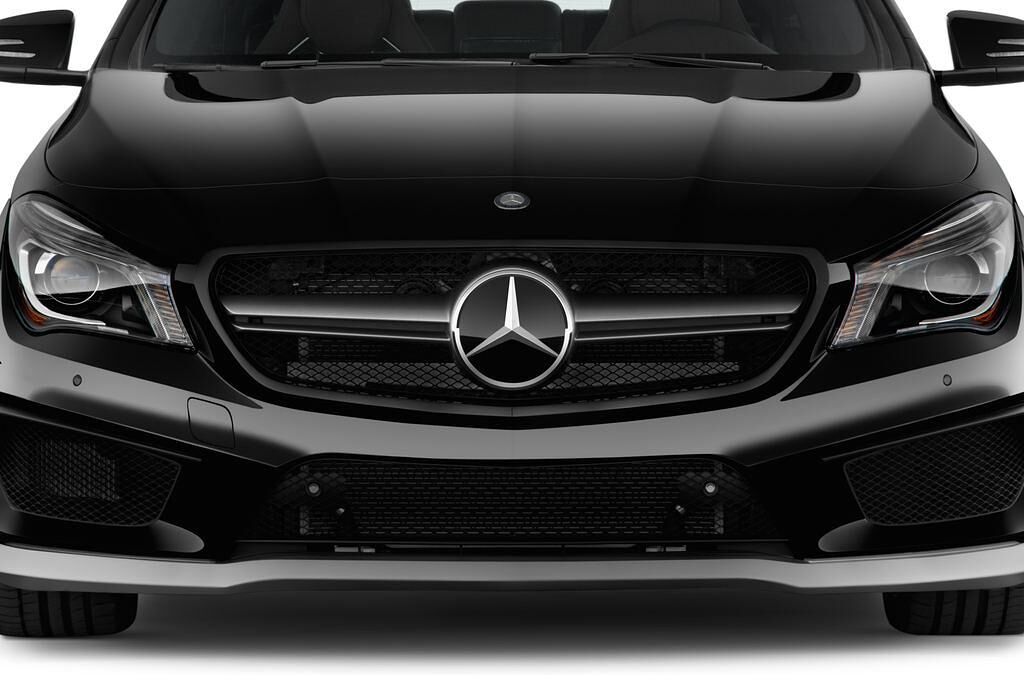 Mercedes CLA (Baujahr 2015) Amg 4 Türen Kühlergrill und Scheinwerfer