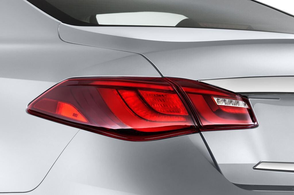 Infiniti Q70 (Baujahr 2015) Sport Tech 4 Türen Rücklicht