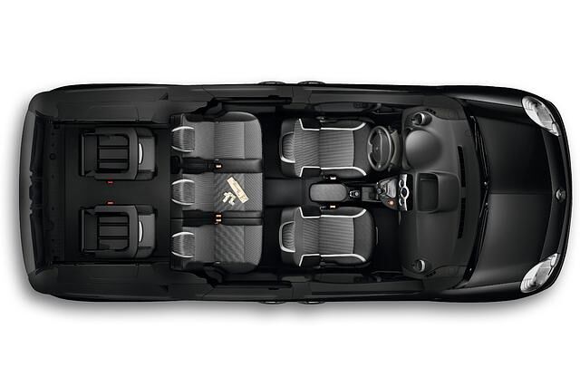 Beim Grand Kangoo zählen vielmehr die inneren Werte: 3.400 Liter groß kann der Gepäckraum sein, bis zu sieben Gäste können hier mitfahren