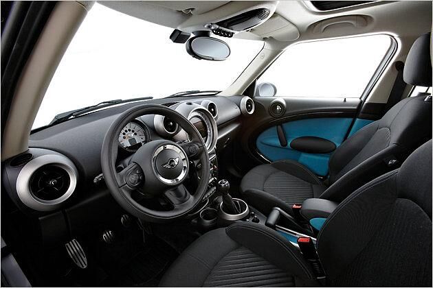 Das Interieur des Countryman ist im bekannten Mini-Design gehalten