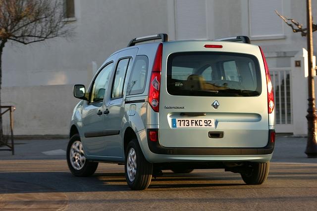 Dank seiner hochbauenden Karosserie bietet der Renault Kangoo viele Nutztungsmöglichkeiten