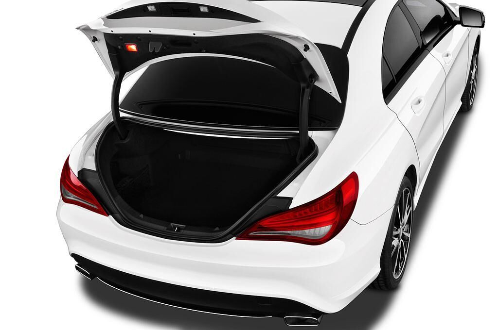 Mercedes CLA (Baujahr 2017) - 4 Türen Kofferraum
