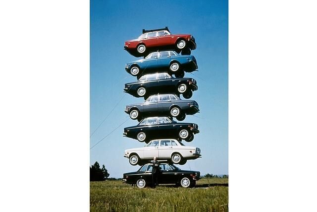 Um das Image als besonders robustes Auto zu festigen, hat Volvo gerne auch die Festigkeit seiner Karosserie demonstriert