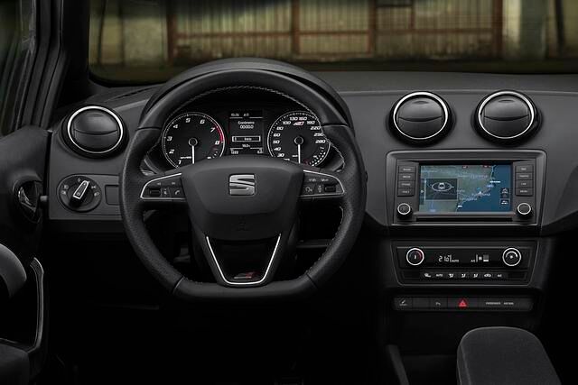 Auch in der Cupra-Version beitet der Seat Ibiza ein unterkühlt-langweiliges Ambiente im Innenraum 