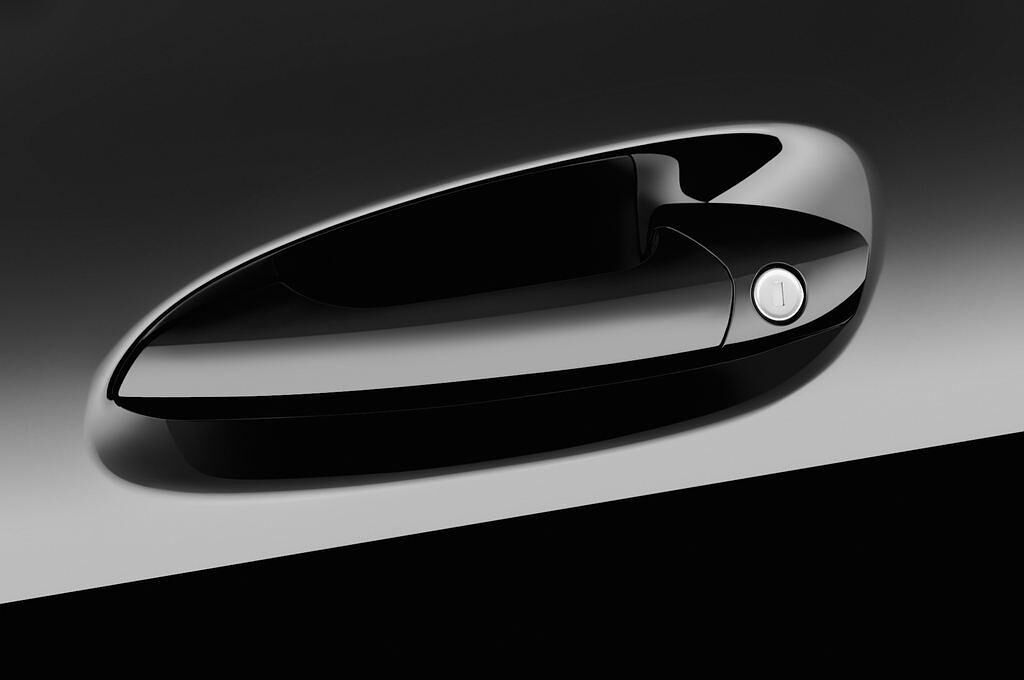 Mercedes CLA (Baujahr 2013) Urban 4 Türen Türgriff