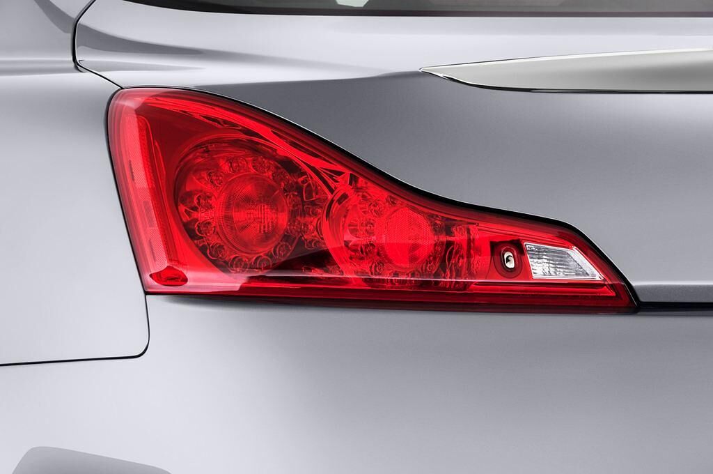 Infiniti G (Baujahr 2010) - 2 Türen Rücklicht
