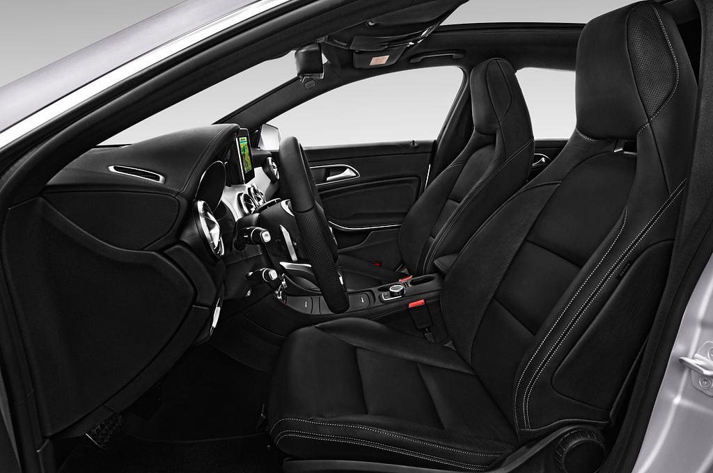 Mercedes CLA (Baujahr 2015) Amg Line 5 Türen Vordersitze