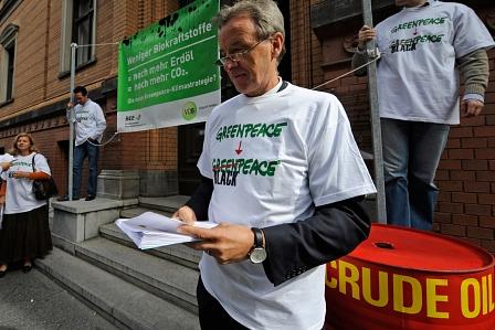 Bioethanol E10 - Heiße Diskussion um Biosprit Bioethanol E10 - Heiße Diskussion um Biosprit