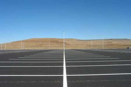 Der Asphalt soll wasserdurchlässig und somit besonders umweltfreundlich sein.