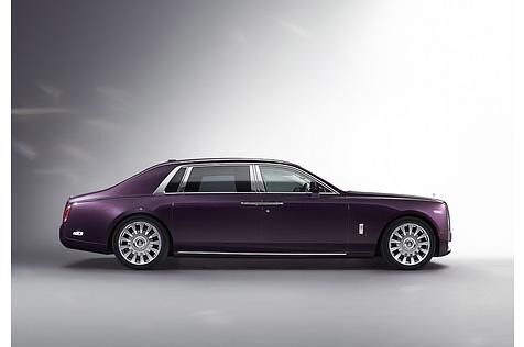 Die Version mit langem Radstand ist ab 535.500 Euro zu haben