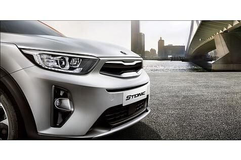 Der Tigernasen-Kühlergrill des Kia Stonic.