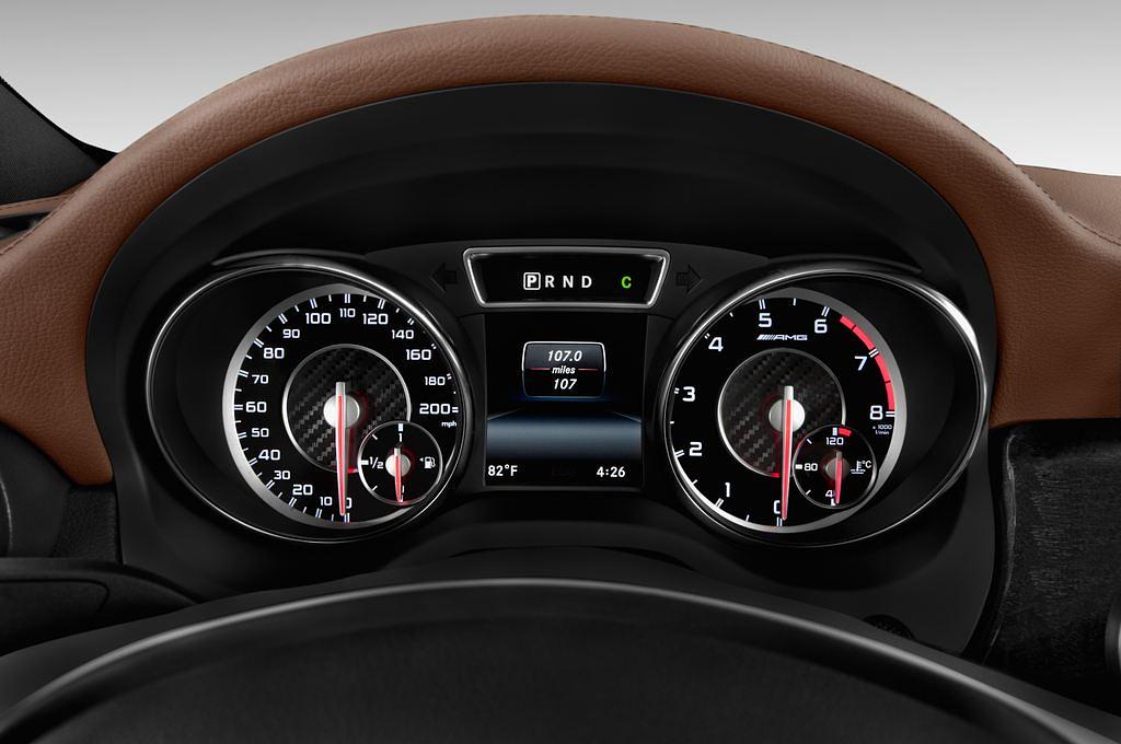 Mercedes CLA (Baujahr 2015) Amg 4 Türen Tacho und Fahrerinstrumente