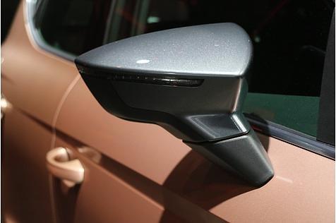 Beim zackigen Design bleibt auch der Seat Arona der Seat-Linie treu