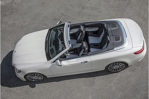 Bis Tempo 50 lässt sich das Verdeck bedienen.