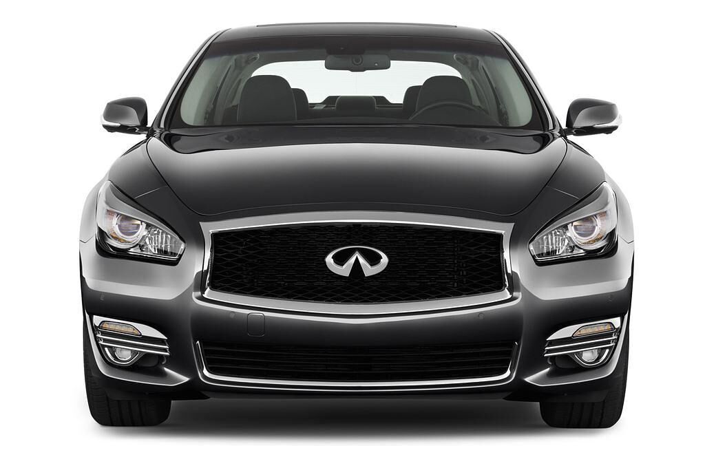 Infiniti Q70 (Baujahr 2016) Premium 4 Türen Frontansicht