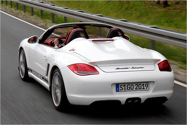 Zwei markante Hutzen unterscheiden den Spyder von den anderen Boxster-Modellen