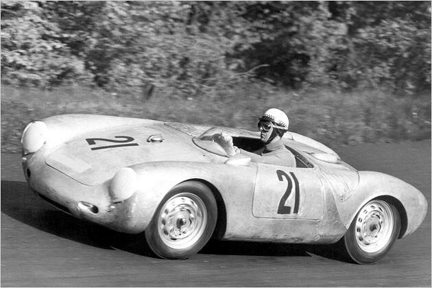 Vorbild: Der erste speziell für den Renneinsatz entwickelte Sportwagen aus Zuffenhausen - der legendären Porsche 550 Spyder von 1953