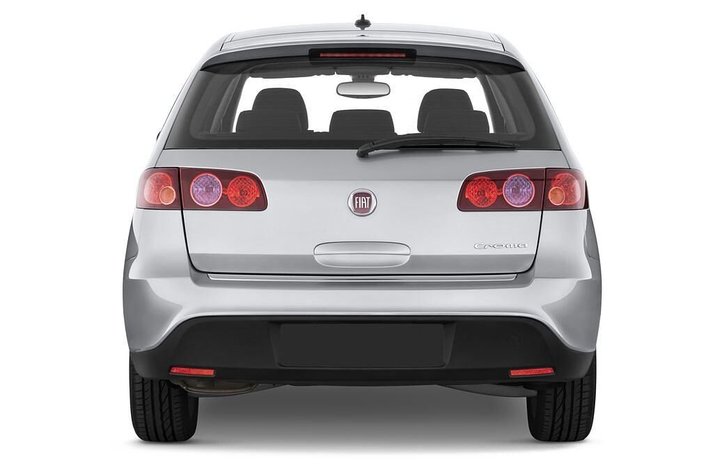 FIAT Croma (Baujahr 2010) Emotion 5 Türen Heckansicht