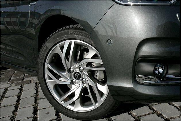 In der Exclusive-Ausstattung sind 17-Zöller serienmäßig, 18-Zoll-Felgen gibt es auf Wunsch