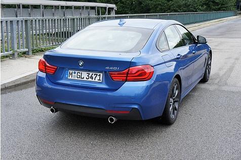 Mit einer Länge von 4,64 Metern ist das BMW 440i Gran Coupé ein ganz schönes Trumm von Auto