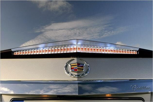 Pfeilförmige Bremsleuchte am Heck