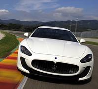 Maserati GranTurismo MC Stradale - Strahlend weiß - und schnell Maserati GranTurismo MC Stradale - Strahlend weiß - und schnell