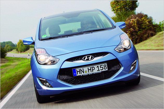 Typisch für Hyundai ist der Trapezgrill