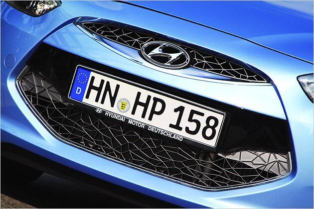 Auffälliges Muster des Kühlergrills