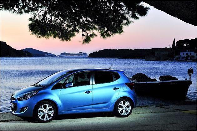 Betonte Radhäuser sollen den ix20 stämmig wirken lassen