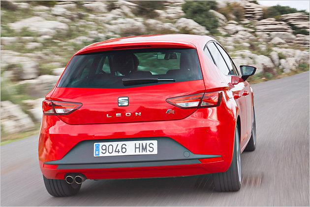 Das große Seat-Logo am Heck dient als Öffner für die Kofferraumklappe
