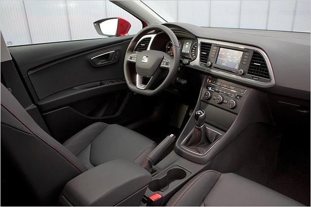 Der Innenraum schreit nicht ganz so laut "Luxus" wie das Innere des Golfs