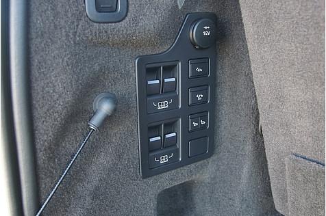 Land Rover Discovery 3.0 Si V6 - alle Sitze lassen sich elektrisch umklappen