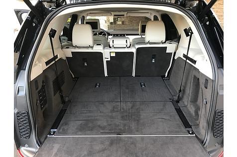 Land Rover Discovery 3.0 Si V6 - bis zu 2.500 Liter Stauraum