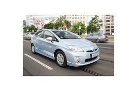 Toyota Prius meistverkaufter Pkw in Japan