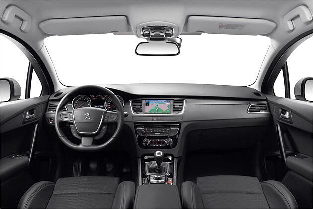 Klar gezeichnetes 508-Cockpit