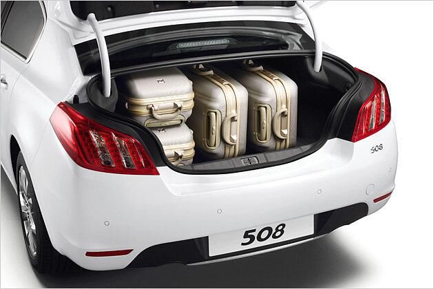 Das Ladevolumen der Limousine liegt zwischen 515 und 1.381 Liter