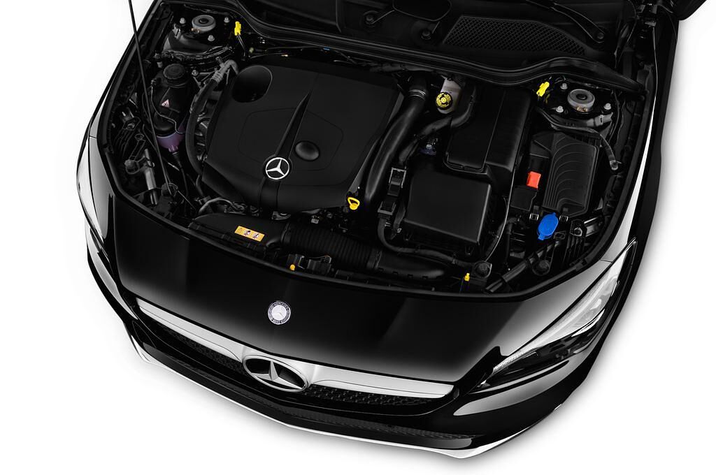 Mercedes CLA Shooting Brake (Baujahr 2017) Urban 5 Türen Motor